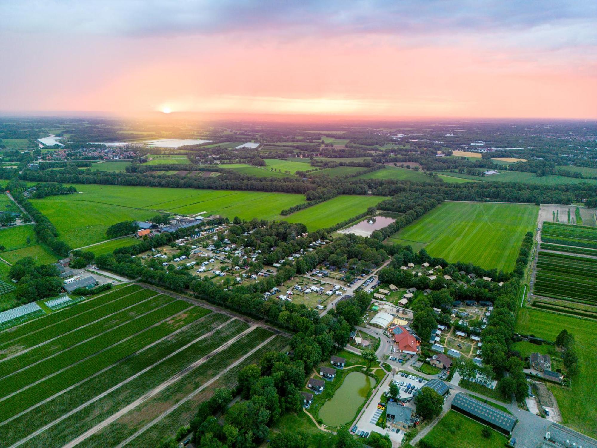Hotel Glamping Twente à Denekamp Extérieur photo