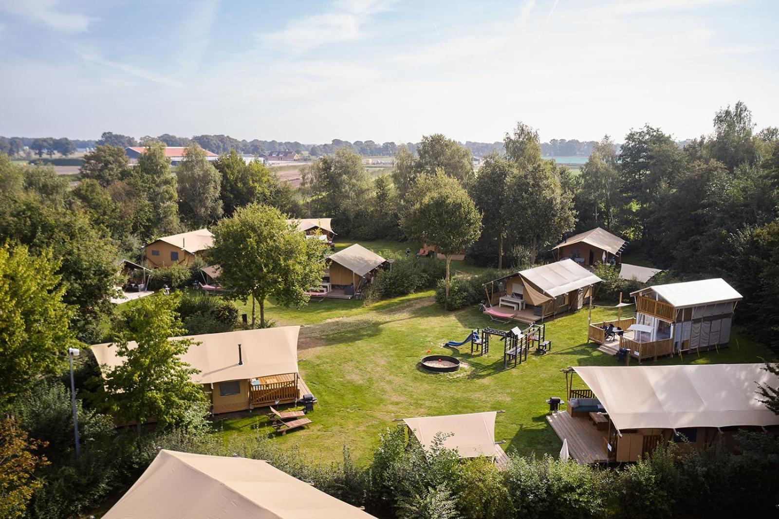 Hotel Glamping Twente à Denekamp Extérieur photo